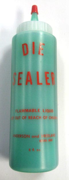 GREEN DIE SEALER 8 OZ.